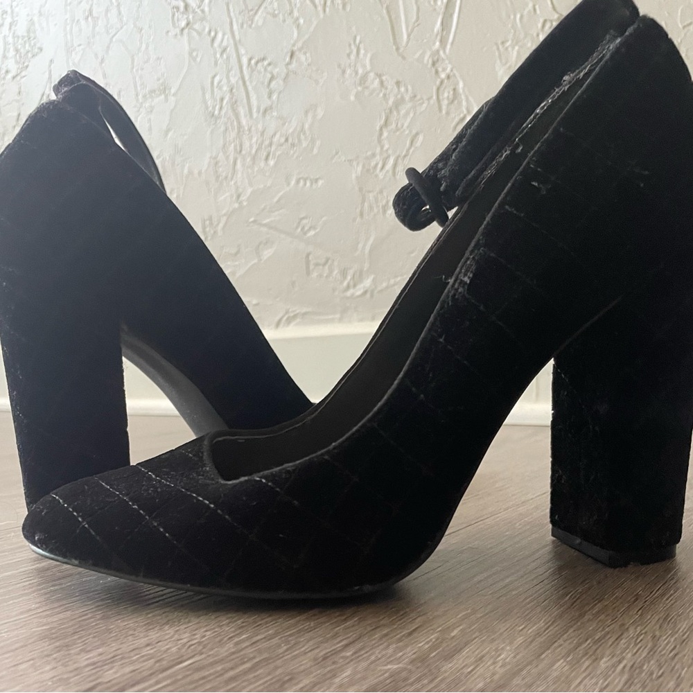 Shoe Dazzle Black Velvet Heels